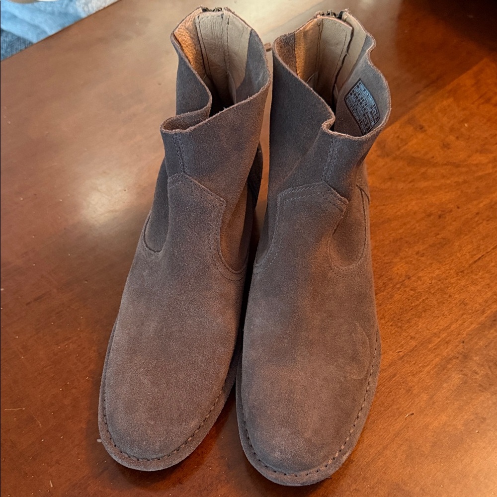 UGG Women's Chocolate Brown Suede Ankle Booties